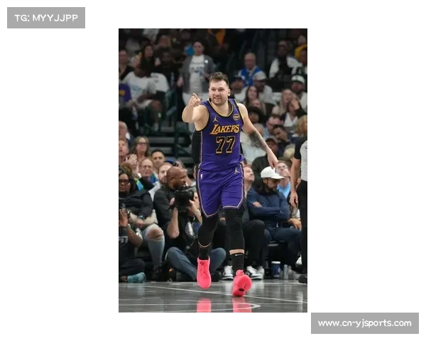 东契奇45+10+14+5，湖人逆转爵士关键三分